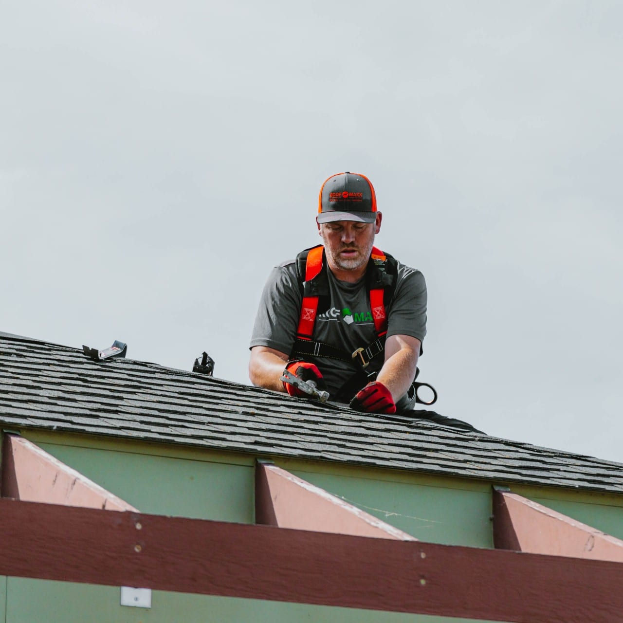 roof installation pros and cons