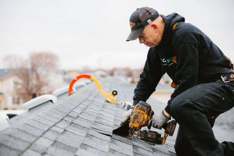 winter roof maintenance from Roof Maxx of Tri-Cities